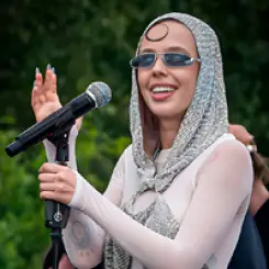 Инстасамка — фото артиста