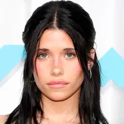 Nessa Barrett — фото артиста