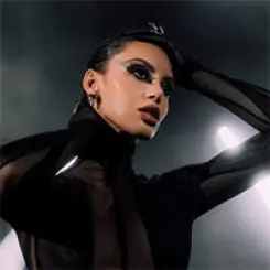 Sara Landry — фото артиста