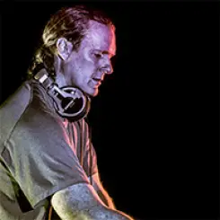 Фото артиста: Scott Brown