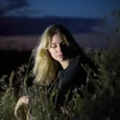 Sophi LOZINA - На коліях слушать онлайн