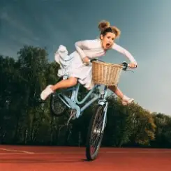 Монеточка - Падать в грязь слушать онлайн