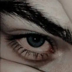 Обложка Navjaxx, Staarz - moths (slowed + reverb)