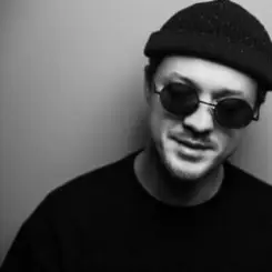 Mainstream One - Апрель слушать онлайн