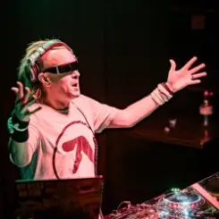 Обложка John B - Energy