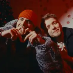 Sergiu Smerea & Andrei Bǎnuțǎ - Ce faci de Crǎciun слушать онлайн