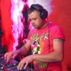 Dj Kapral - Plucked слушать онлайн