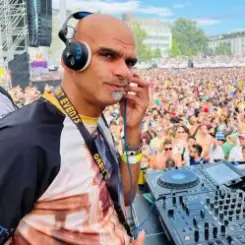 Обложка DJ Shah feat. Adrina Thorpe - Back To You